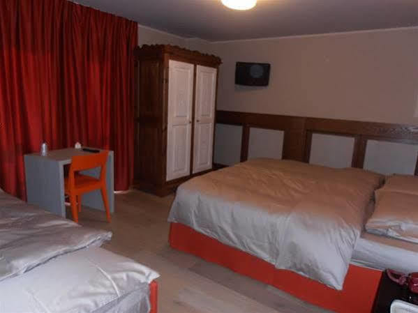 Hotel Lyskamm Breuil-Cervinia Exterior photo